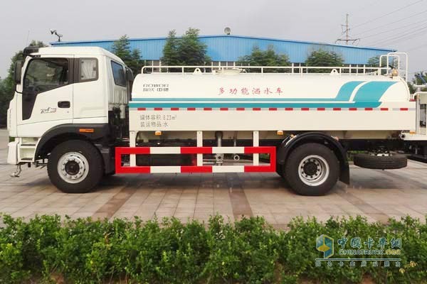 福田瑞沃10方灑水車側(cè)面