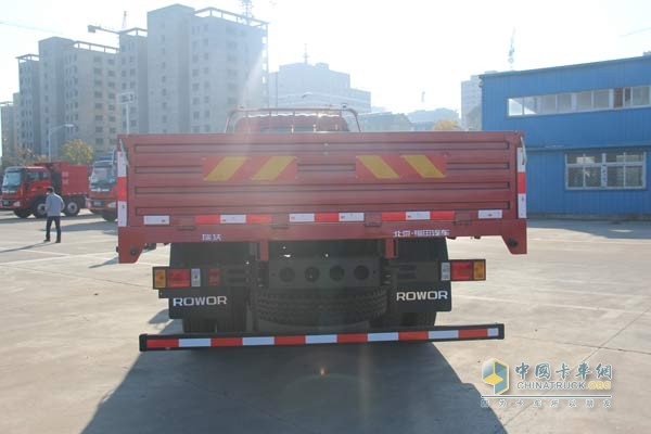 瑞沃中卡 康明斯國Ⅳ動力 4×2 標(biāo)載型背面