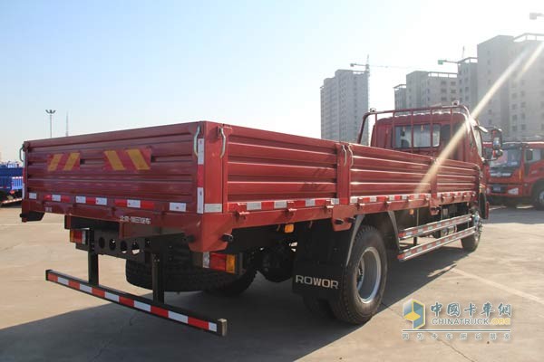 瑞沃中卡 康明斯國Ⅳ動力 4×2 標(biāo)載型背側(cè)圖