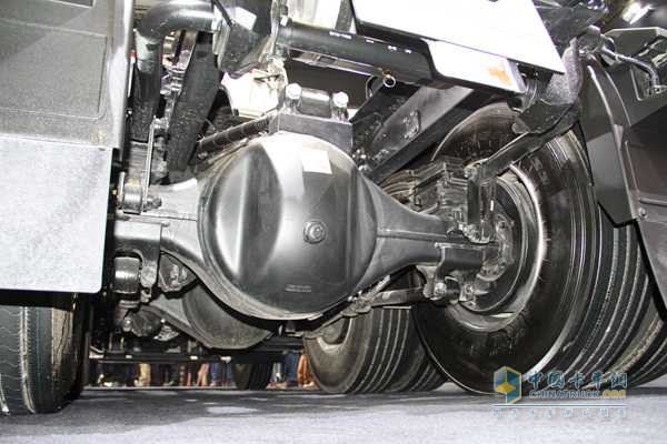 現(xiàn)代商用車 Xcient 創(chuàng)虎P440 6X4牽引車