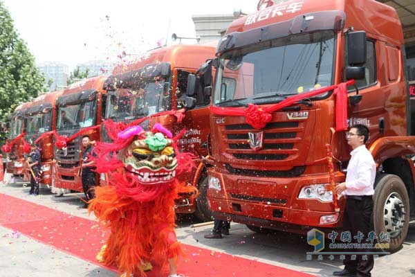聯(lián)合卡車新U系、V系鄭州上市會活動現(xiàn)場
