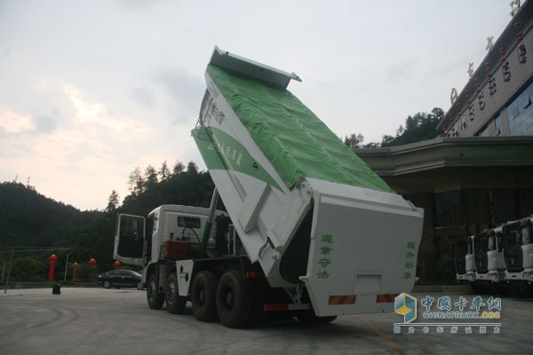 搭載聯(lián)合動力10L發(fā)動機
