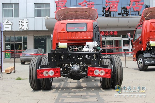 福田歐馬可3系 143馬力 4X2 輕卡