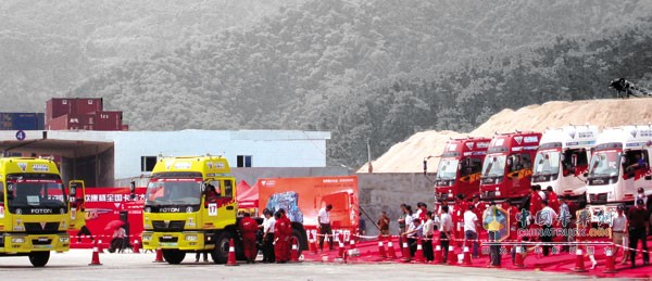 2004年，歐曼與全國卡車大賽結(jié)緣，被選為全國卡車大賽唯一指定賽車