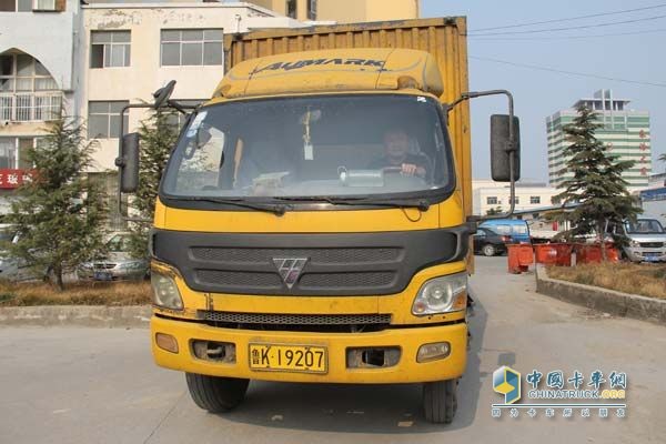 配裝康明斯ISF的歐馬可車輛，承擔著給韻達快遞配送貨物的重任