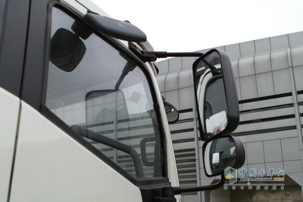福田瑞沃 瑞沃中馳 4X2 多功能灑水車（外飾）