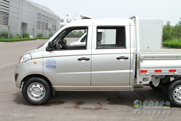 時(shí)代汽車 伽圖T3雙排平板（外觀）