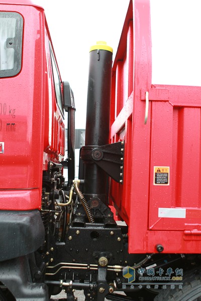 福田瑞沃 玉柴 180馬力 6X2 載貨車（外飾）