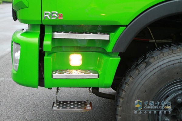 福田瑞沃 濰柴 310馬力 6X4 智能環(huán)保渣土車（外觀)