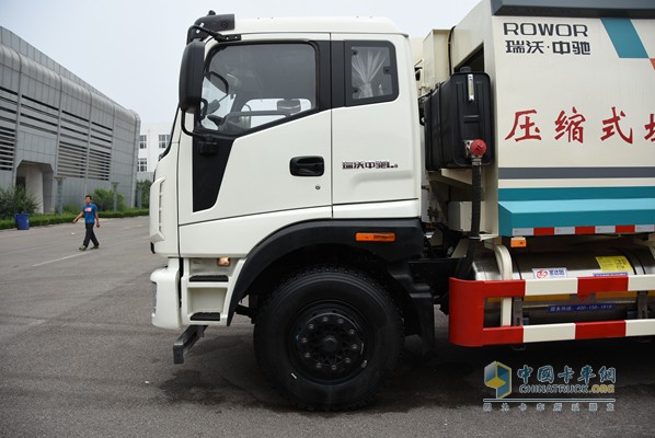 福田瑞沃 瑞沃中馳 168馬力 10噸壓縮垃圾車（外觀）