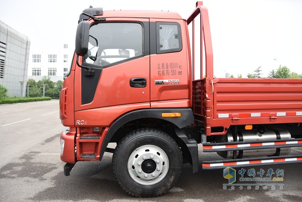福田瑞沃 康明斯ISF3.8L 168馬力 4X2 載貨車（外觀）