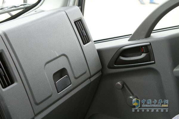 時代汽車 康瑞H2單排廂車（內(nèi)飾）