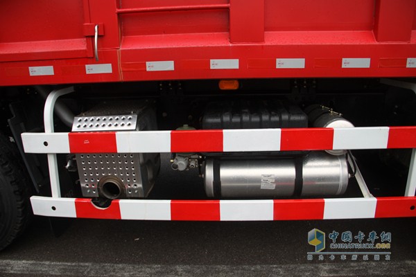 福田瑞沃 濰柴 270馬力 8X4 自卸車（外觀）