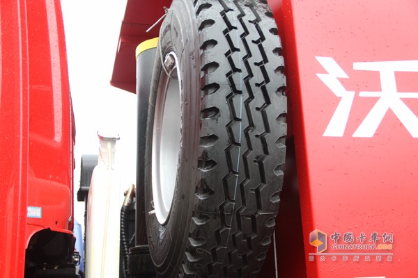 福田瑞沃 濰柴 270馬力 8X4 自卸車（外觀）