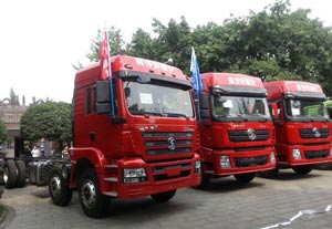 陜汽全系載貨車“百城聯(lián)動”上市發(fā)布震撼天府之都