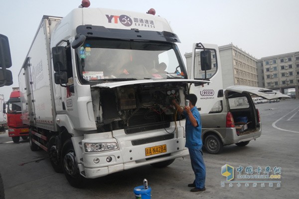 乘龍汽車“冰”力全開(kāi)，上門服務(wù)清涼到家