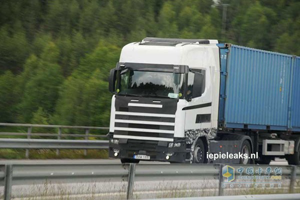 全新的斯堪尼亞頂級(jí)車型正在抓緊路試