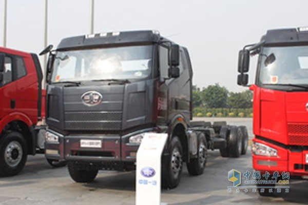 解放 J6P重卡 390馬力 8X4 LNG自卸車