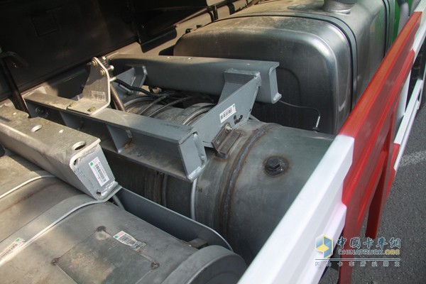 中國重汽 HOWO 340馬力 6×4 京五二階段 渣土車