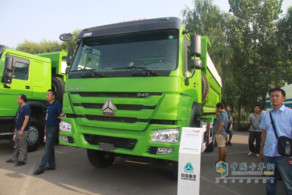 中國重汽 HOWO 340馬力 6×4 京五二階段 渣土車