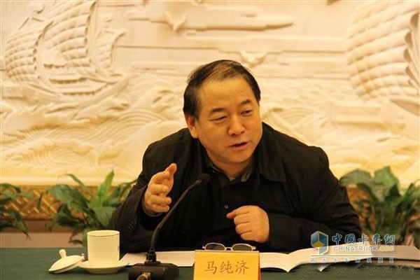 中國重型汽車集團(tuán)有限公司董事長馬純濟(jì)