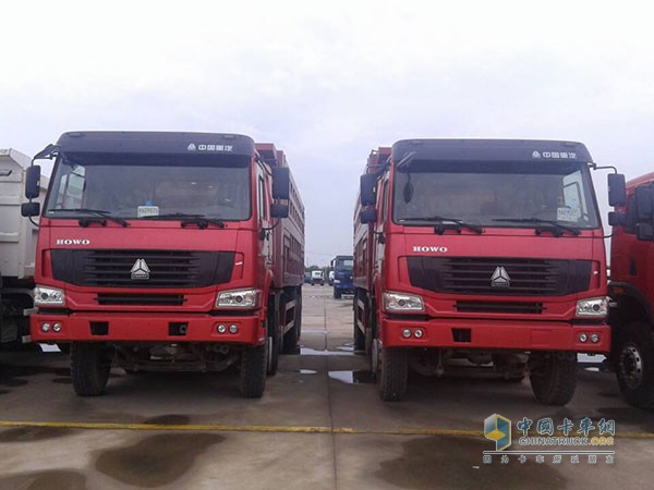 中國(guó)重汽豪沃自卸車