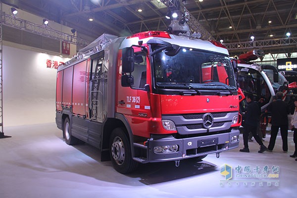 以Atego1529底盤為基礎的消防車亮相
