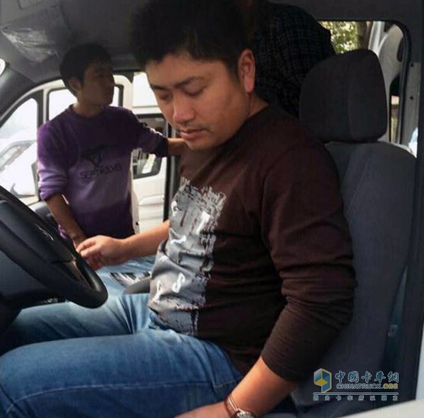 卡車用戶現場體驗奧鈴輕卡性能