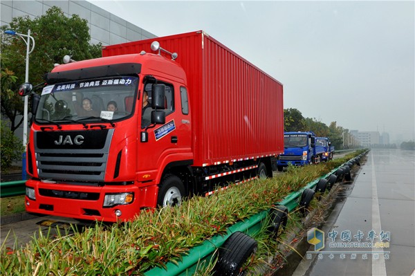 聆聽(tīng)芯動(dòng)力 試駕邁斯福發(fā)動(dòng)機(jī)車(chē)型
