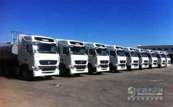 中國(guó)重汽完美品質(zhì)：方大化工再添10臺(tái)T7H牽引車(chē)
