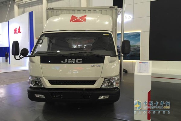 2015中國商用車展南京依維柯、江鈴汽車攜輕卡產(chǎn)品亮相