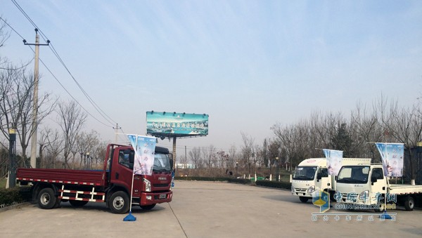 南京依維柯超越、躍進輕卡