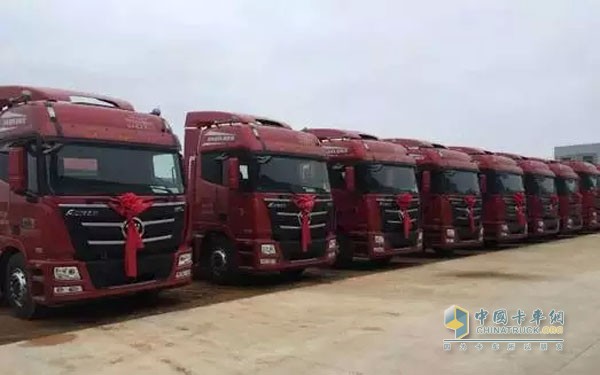 超車(chē)儀式上的福田戴姆勒歐曼GTL超能版