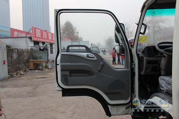 江淮康鈴 4X2 廂式載貨車