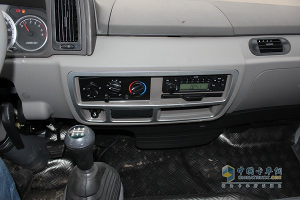 江淮康鈴 4X2 廂式載貨車