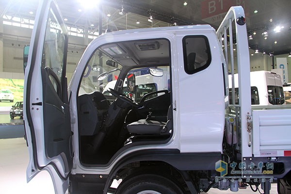 江淮新駿鈴 4X2欄板載貨車（邁斯福動力）
