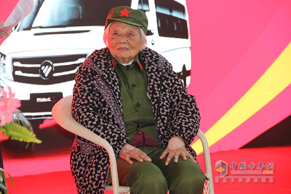 德國商務(wù)旗艦圖雅諾走進(jìn)鄭州暨致敬抗戰(zhàn)老兵鄭州站活動(dòng)