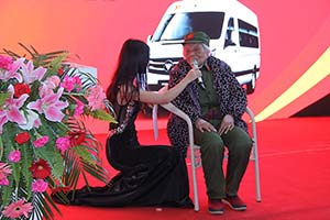 德國商務旗艦圖雅諾走進鄭州暨致敬抗戰(zhàn)老兵鄭州站活動