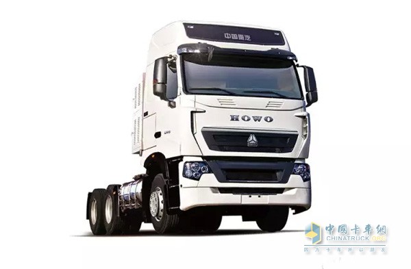 中國(guó)重汽豪沃T7H天然氣牽引車