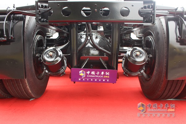 廣汽日野 6X4 420馬力牽引車(chē)（外觀）