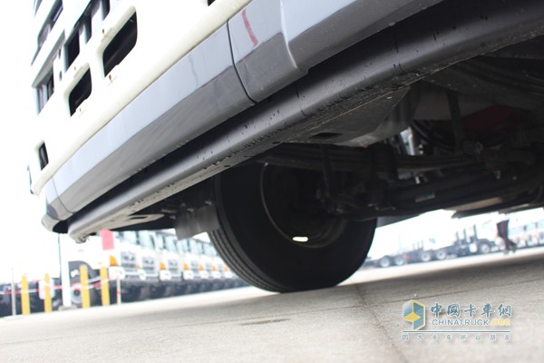 廣汽日野 6X4 420馬力牽引車(chē)（外觀）
