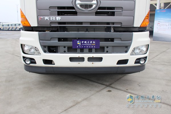 廣汽日野 6X4 420馬力牽引車(chē)（外觀）