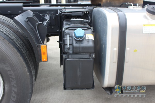 廣汽日野 6X4 420馬力牽引車(chē)（外觀）
