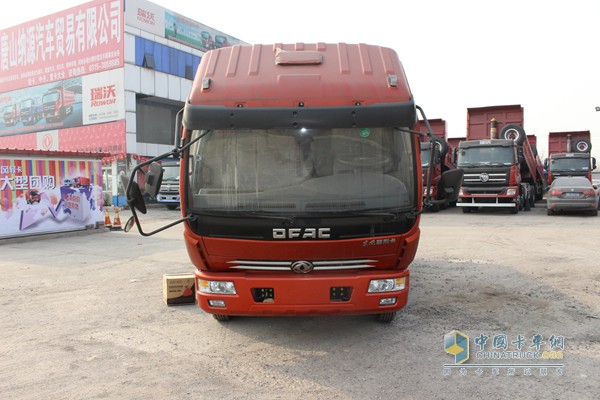 東風(fēng)多利卡D6 4X2 玉柴115馬力 載貨車