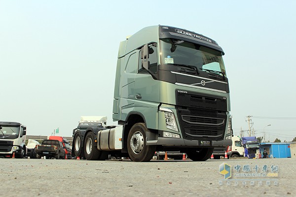 沃爾沃新FH 500馬力 6x2 牽引車