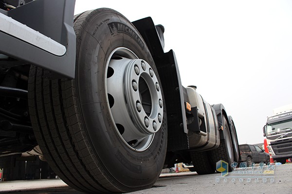 沃爾沃新FH 500馬力 6x2 牽引車
