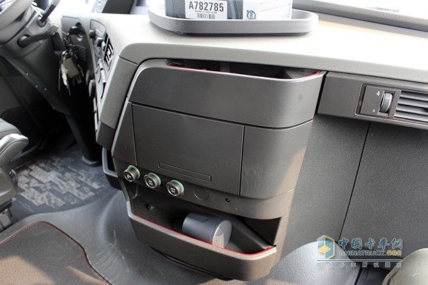 沃爾沃新FH 500馬力 6x2 牽引車