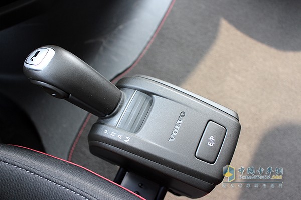 沃爾沃新FH 500馬力 6x2 牽引車