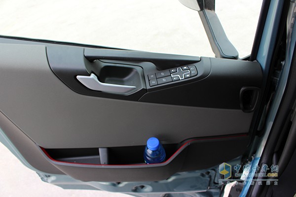 沃爾沃新FH 500馬力 6x2 牽引車