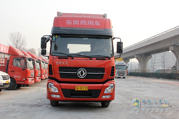 東風(fēng)天龍 375馬力 6X2牽引車